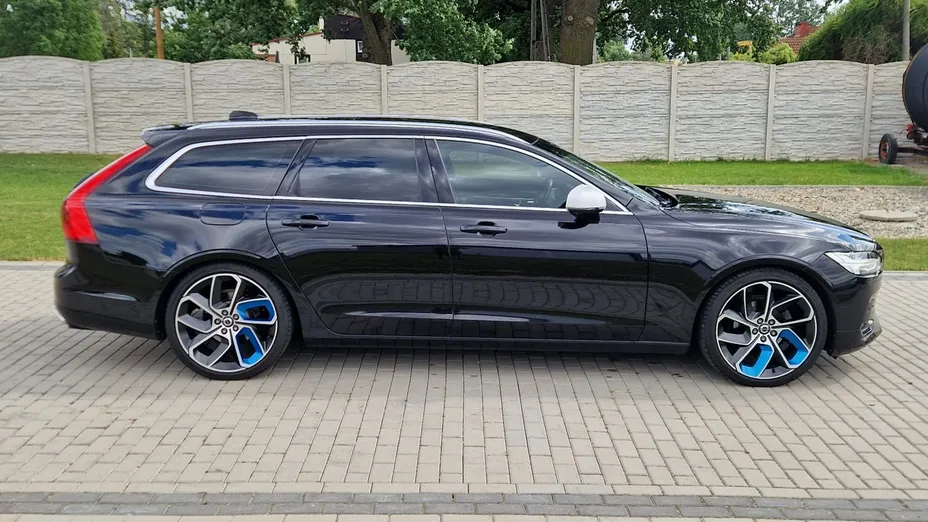 VOLVO V90 -