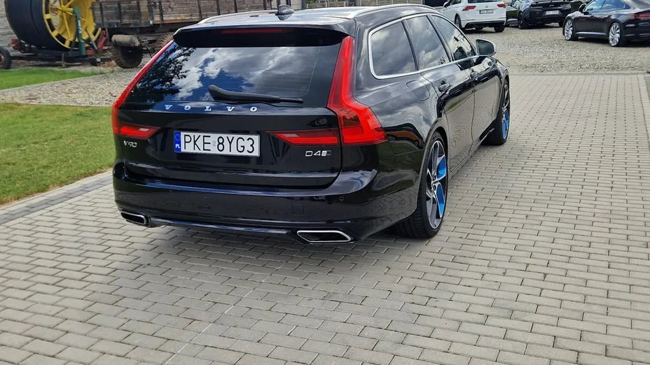 VOLVO V90 -