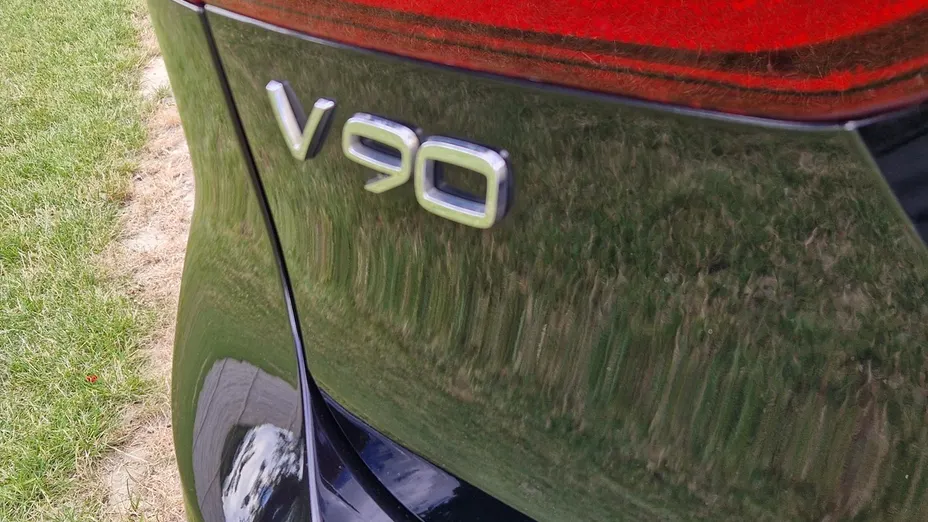 VOLVO V90 -