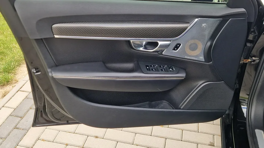 VOLVO V90 -