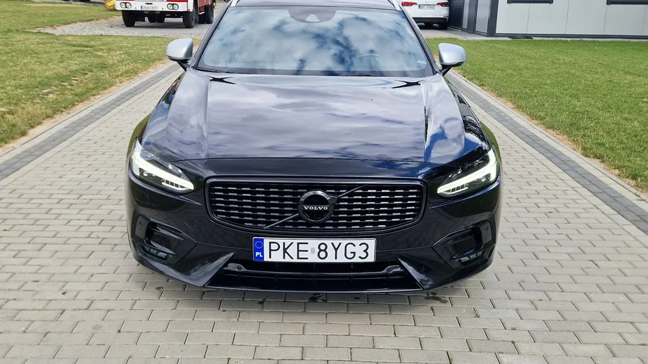 VOLVO V90 -