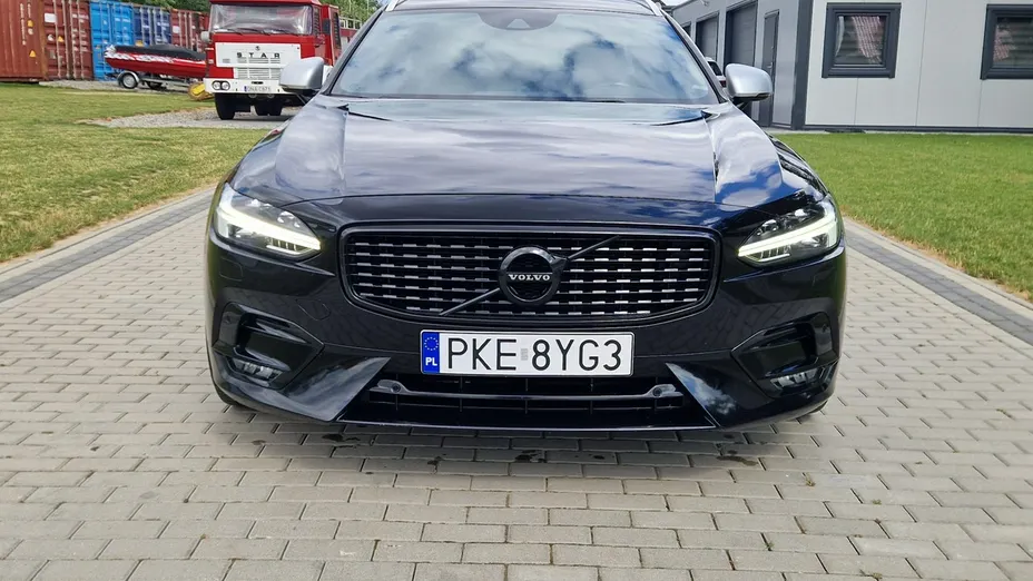 VOLVO V90 -