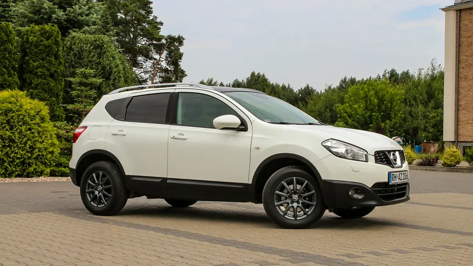 NISSAN Qashqai -