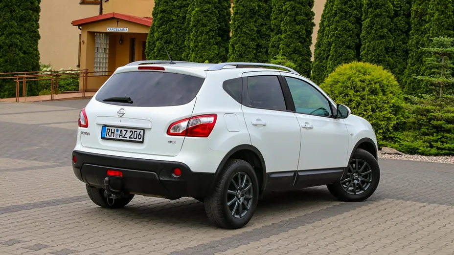 NISSAN Qashqai -