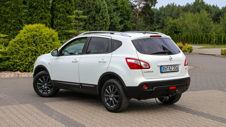 NISSAN Qashqai -