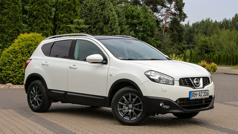 NISSAN Qashqai -