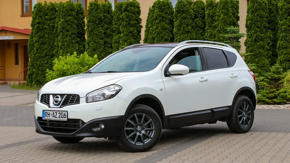 NISSAN Qashqai -