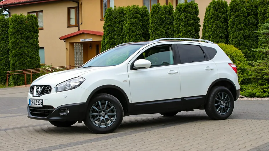 NISSAN Qashqai -
