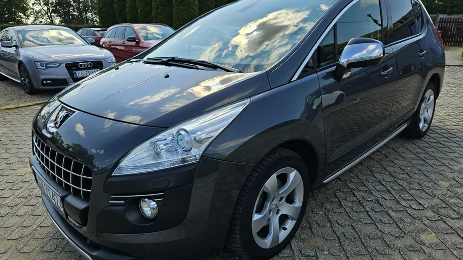 PEUGEOT 3008 -