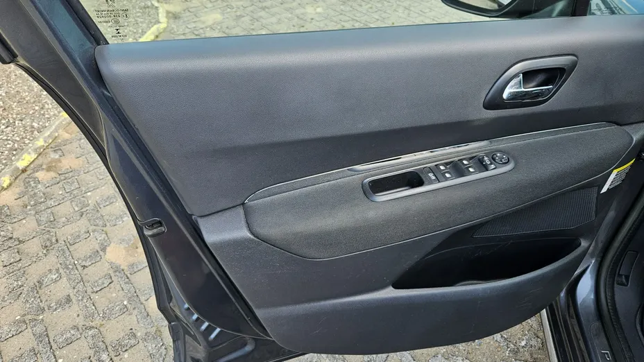 PEUGEOT 3008 -