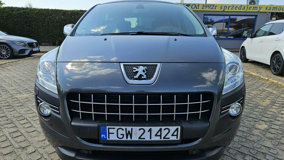 PEUGEOT 3008 -