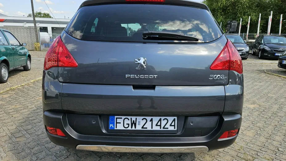 PEUGEOT 3008 -