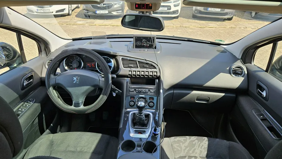 PEUGEOT 3008 -