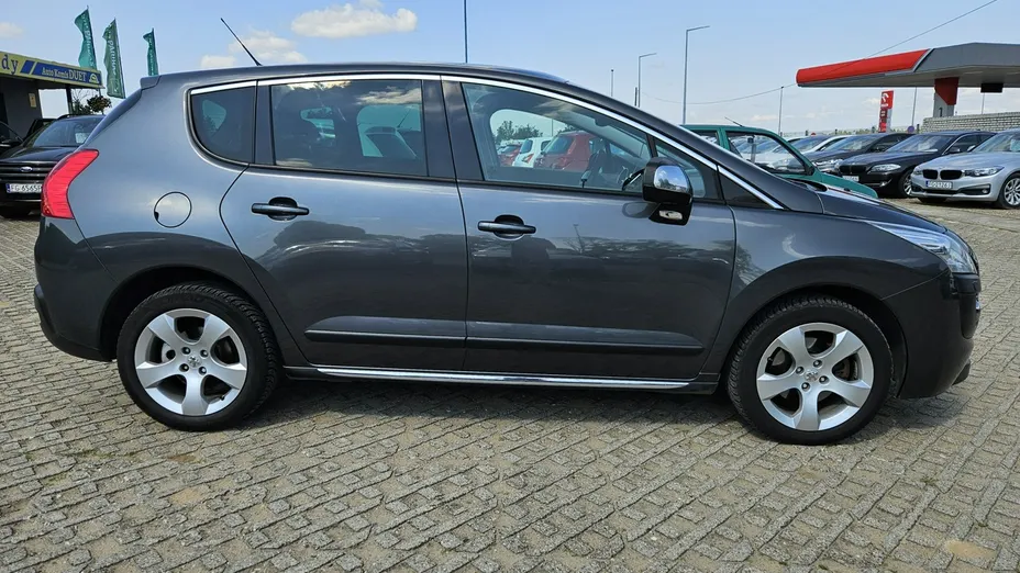 PEUGEOT 3008 -