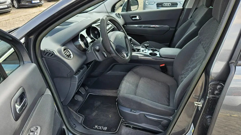 PEUGEOT 3008 -