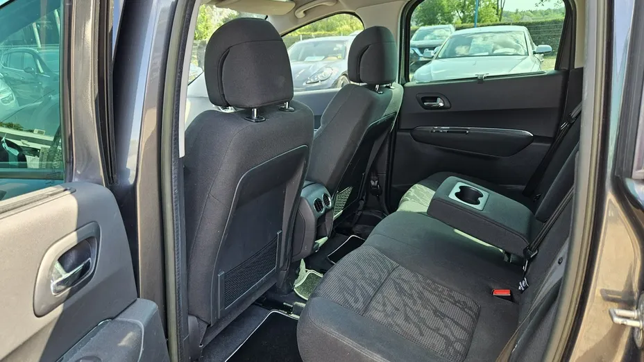 PEUGEOT 3008 -