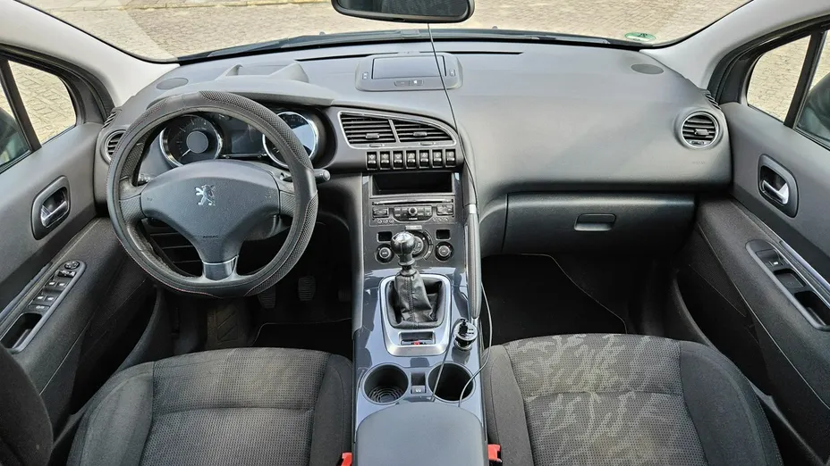 PEUGEOT 3008 -