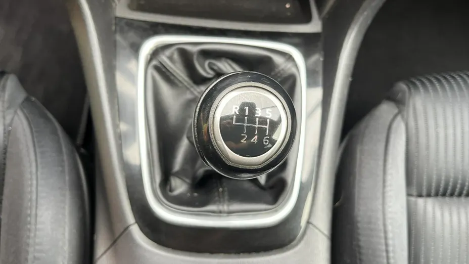 MAZDA 6 -