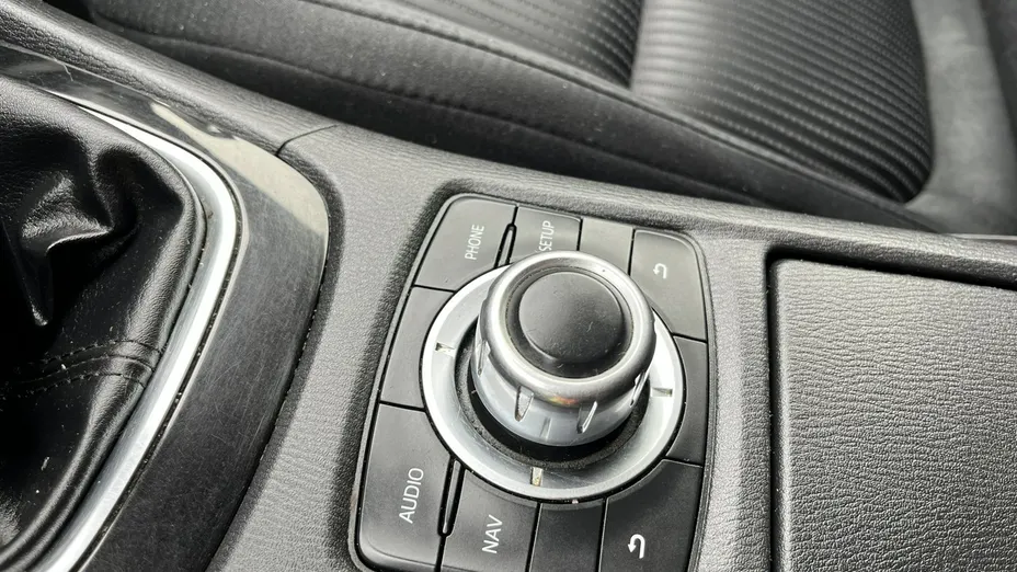 MAZDA 6 -