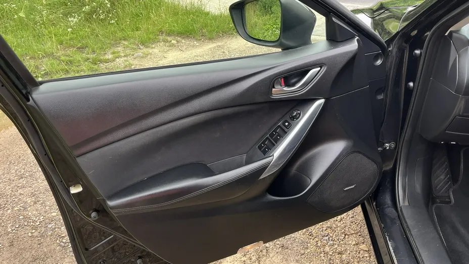 MAZDA 6 -