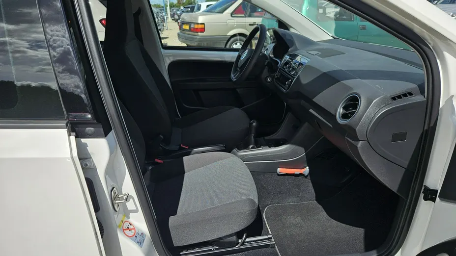 VOLKSWAGEN up! -
