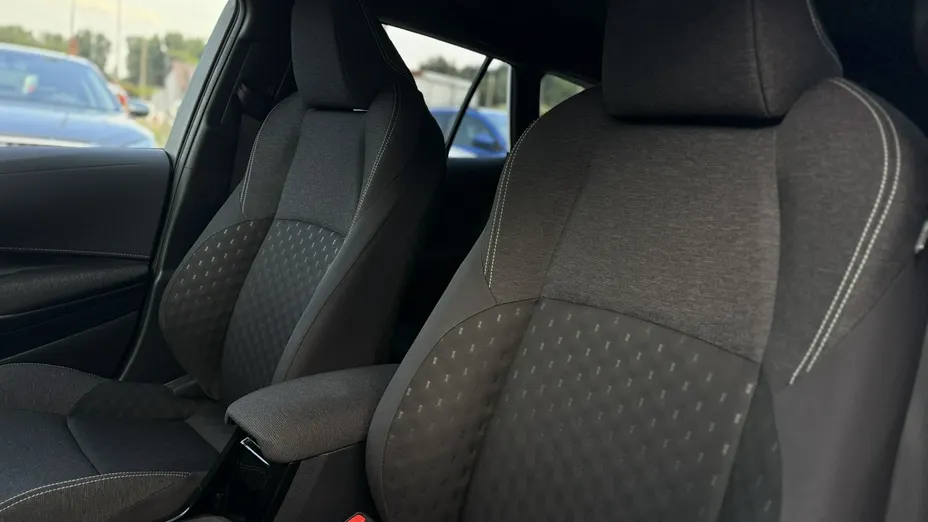 TOYOTA Corolla -