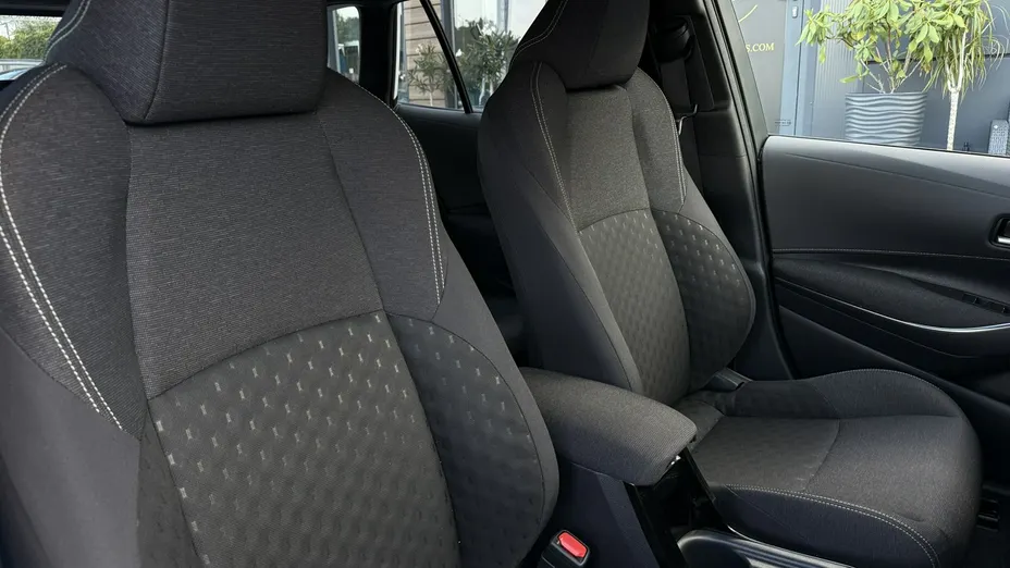 TOYOTA Corolla -