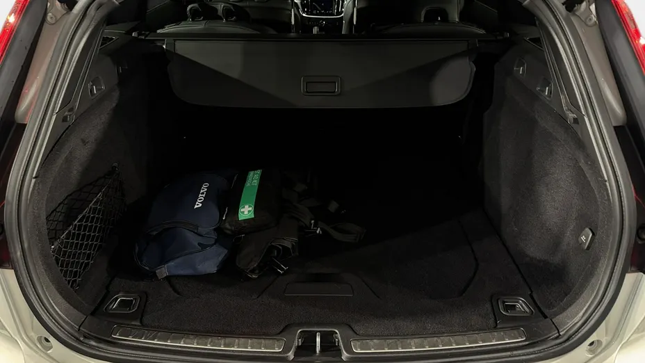 VOLVO V60 -