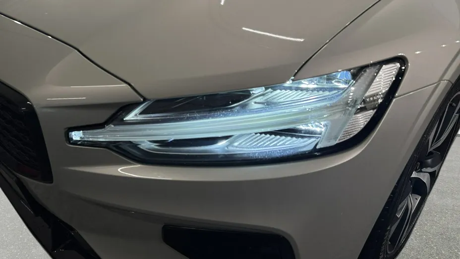 VOLVO V60 -