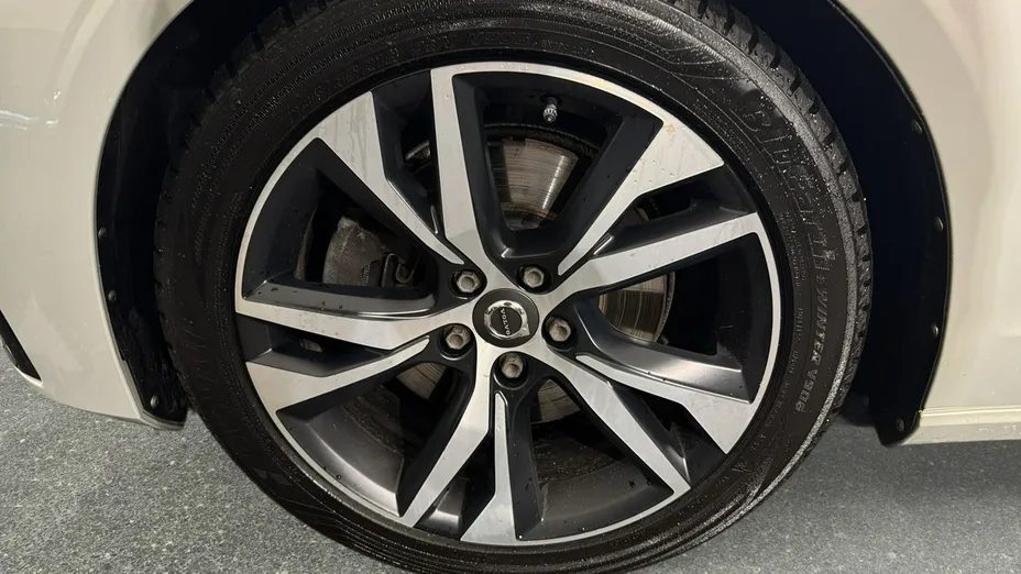 VOLVO V60 -