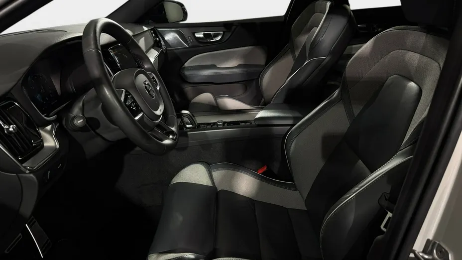 VOLVO V60 -