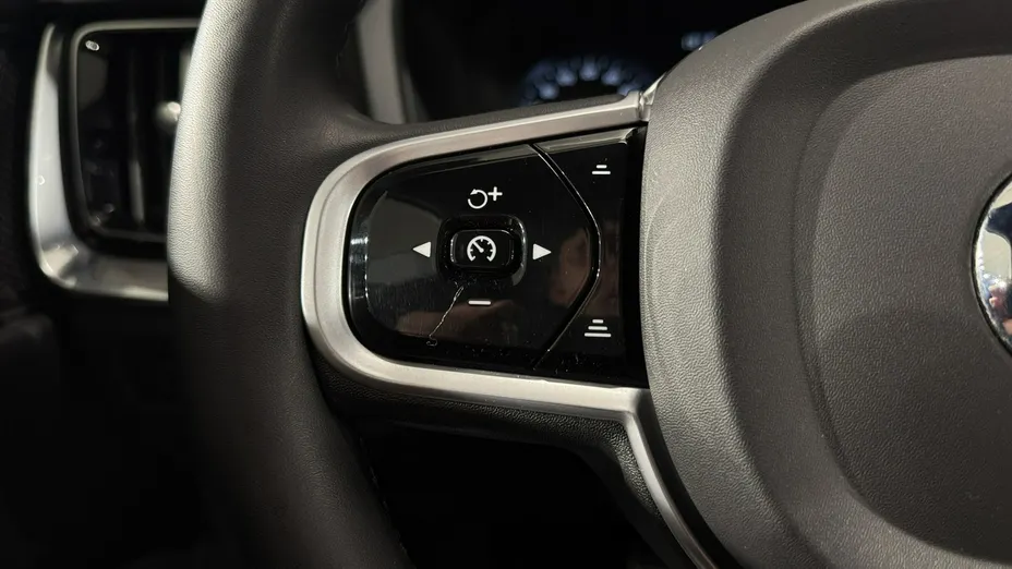 VOLVO V60 -