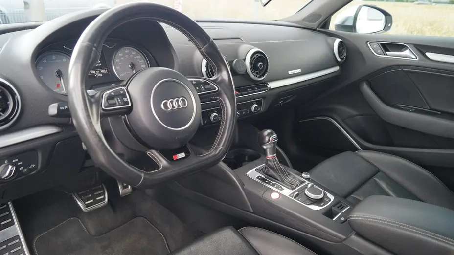 AUDI S3 Limousine -