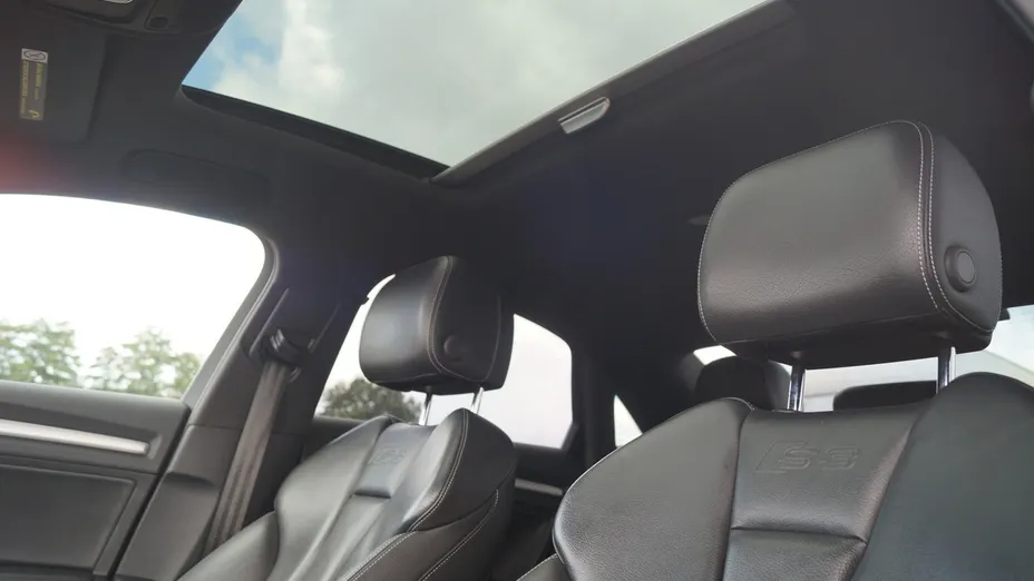 AUDI S3 Limousine -