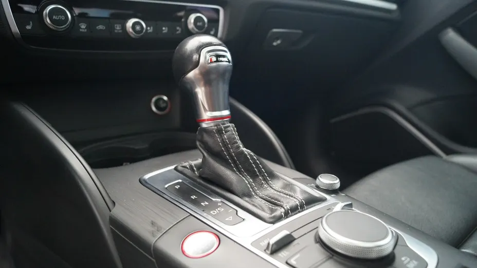 AUDI S3 Limousine -