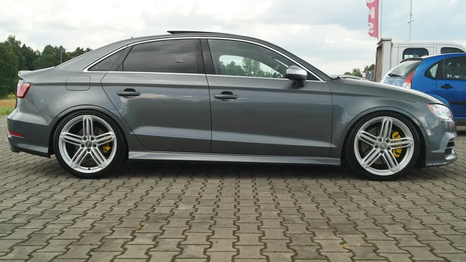 AUDI S3 Limousine -
