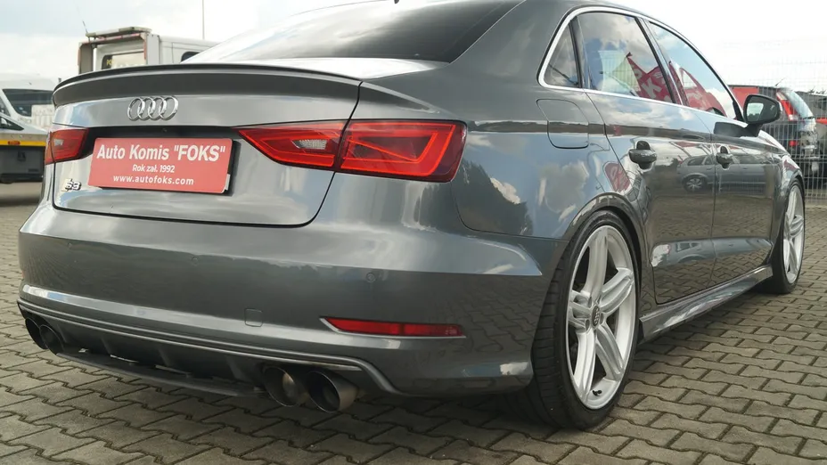 AUDI S3 Limousine -