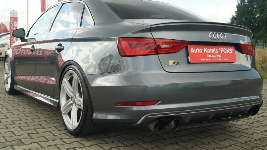 AUDI S3 Limousine -
