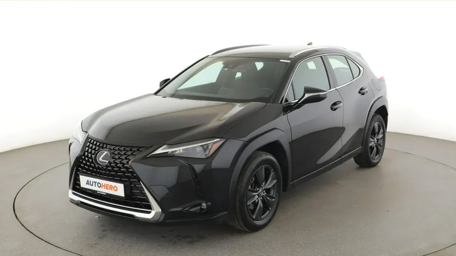 LEXUS UX -