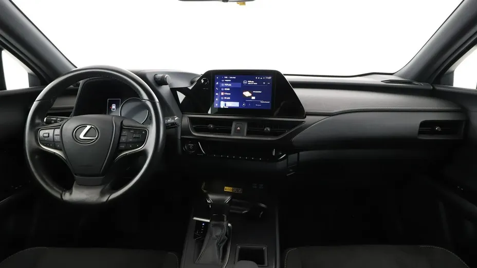 LEXUS UX -