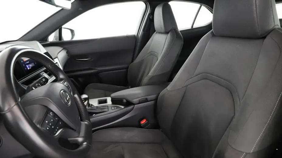 LEXUS UX -