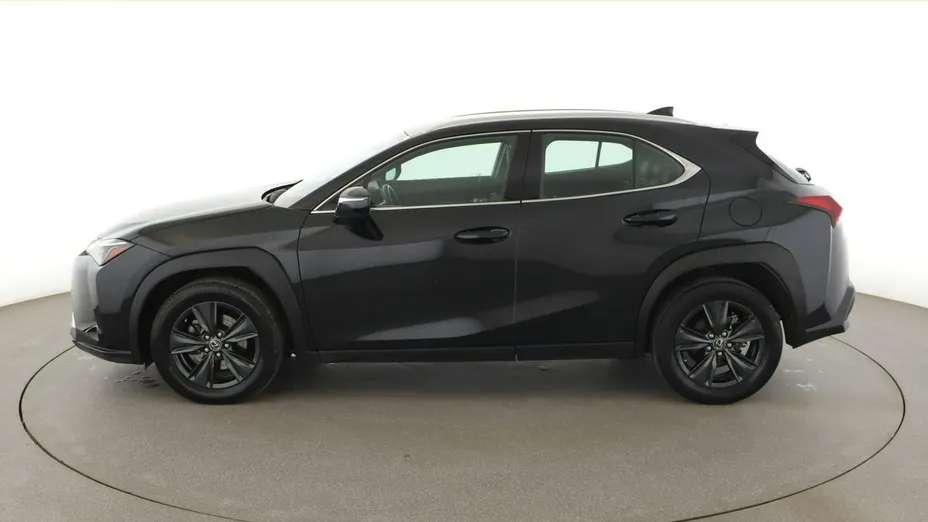 LEXUS UX -