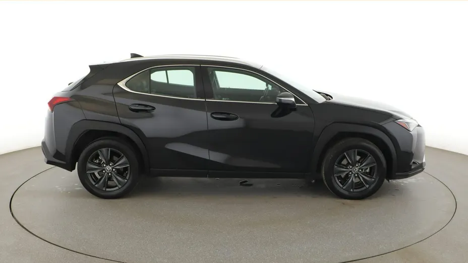LEXUS UX -