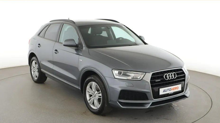 AUDI Q3 -