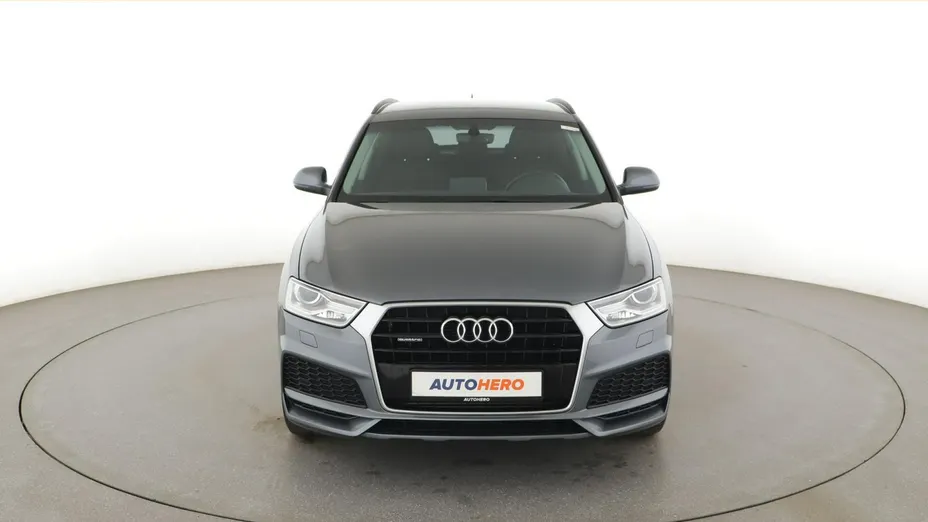 AUDI Q3 -