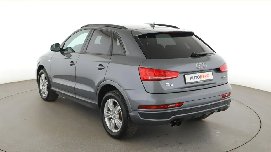 AUDI Q3 -