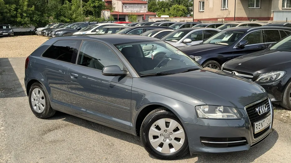 AUDI A3 -