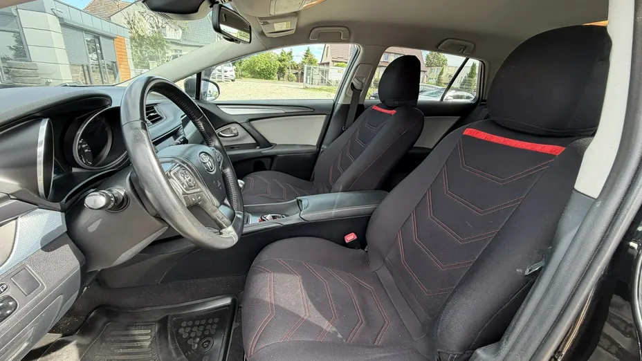 TOYOTA Avensis -