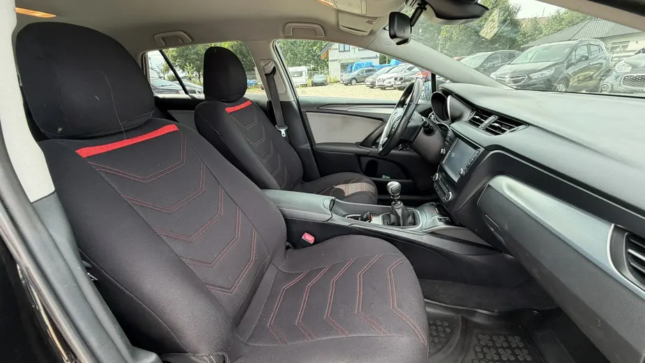 TOYOTA Avensis -