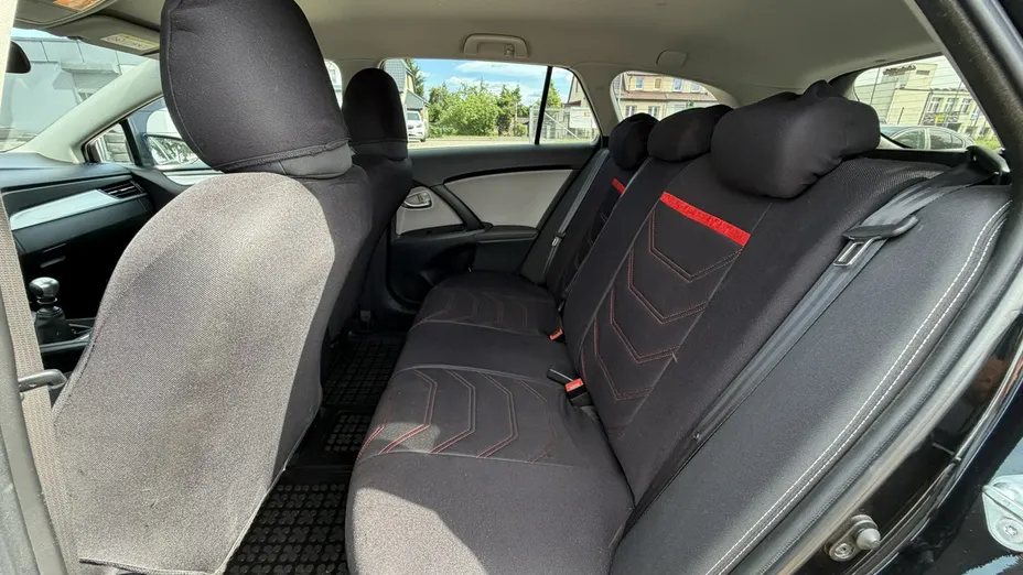 TOYOTA Avensis -